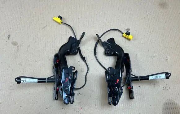 Mercedes-Benz CLA C117 X117 W117 Engine bonnet/hood hinges A1179061000