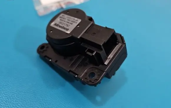 Mitsubishi Eclipse Cross A/C air flow flap actuator/motor 1812175C IMPRK1580486