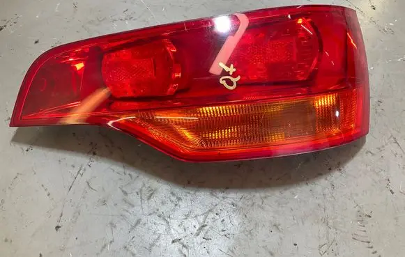 Audi Q7 4L Rear/tail lights 4L0945094 030108B 2027330202