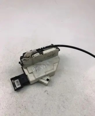 Peugeot 308 Coupe door lock (next to the handle) A01535