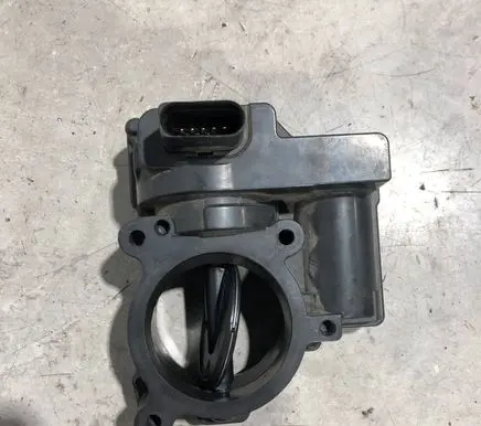 Volkswagen Golf VI Throttle valve 03C128063A