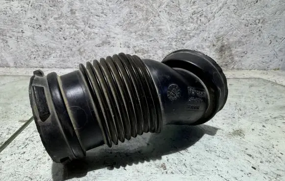 Opel Zafira B Air intake hose/pipe 55354056