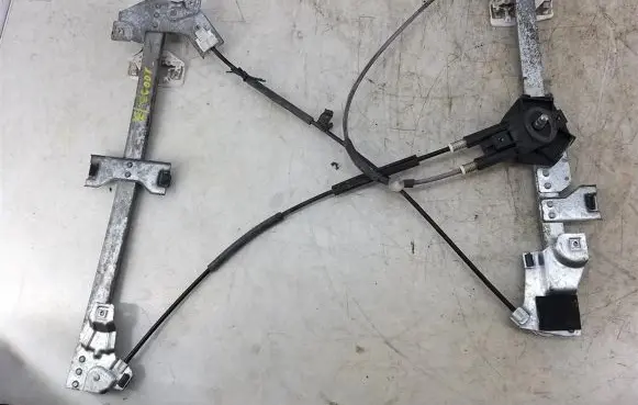 Citroen Berlingo Front door window regulator with motor