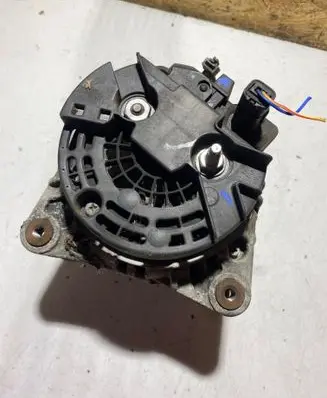 Nissan Qashqai Generator/alternator 0124525140