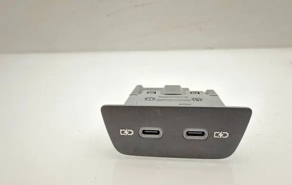 Volkswagen Golf VIII USB socket connector 2G6035718