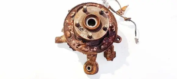 Rear wheel hub