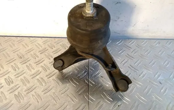 Lexus RX 450H Engine mount bracket