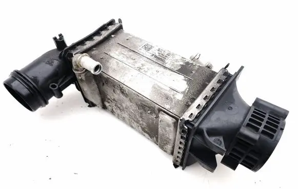 Audi Q3 F3 Intercooler radiator GV020004 V500 04E145785