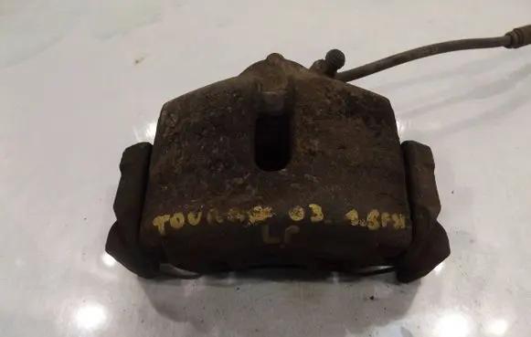 Volkswagen Cross Touran I Front brake caliper