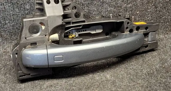 Audi A5 8T 8F Rear door exterior handle 8T0837885B 3318216S