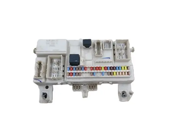 Volvo V50 Fuse module 30728906 519096408