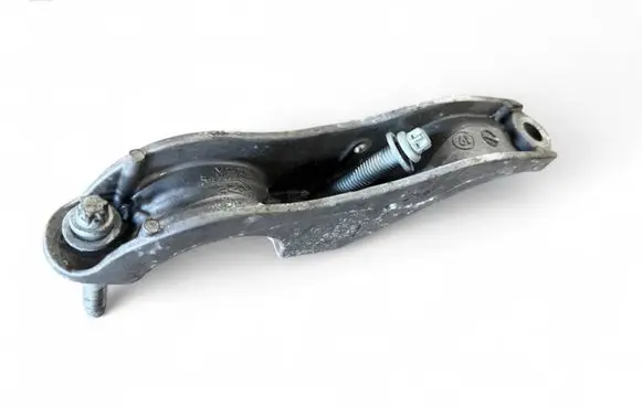 BMW 8 G16 Sway bar bush bracket, front 6861476 18574710