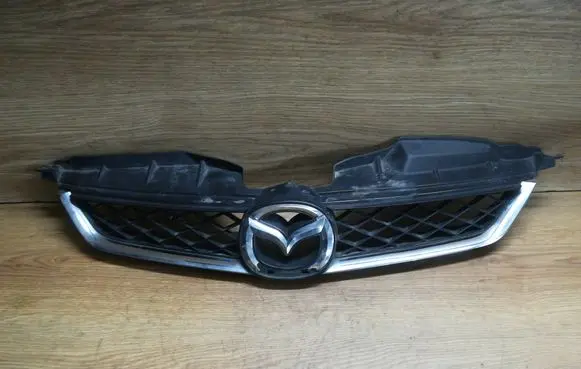 Front bumper upper radiator grill