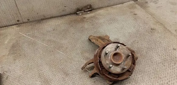 Toyota Avensis T250 Rear wheel hub spindle/knuckle 