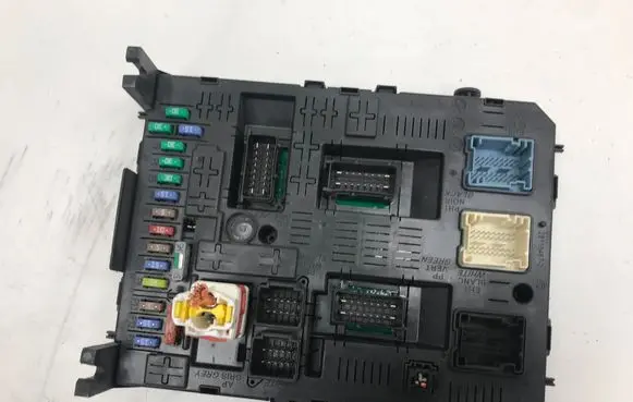 Peugeot 3008 I Comfort/convenience module 966405878002