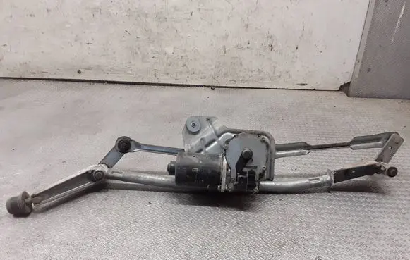 Volvo XC90 Front wiper linkage and motor