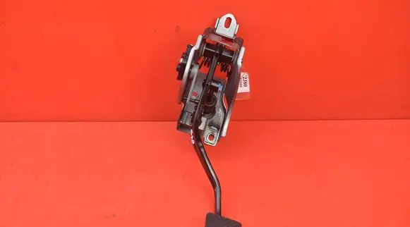 Hyundai Elantra VI Accelerator throttle pedal 32802-F2LA0