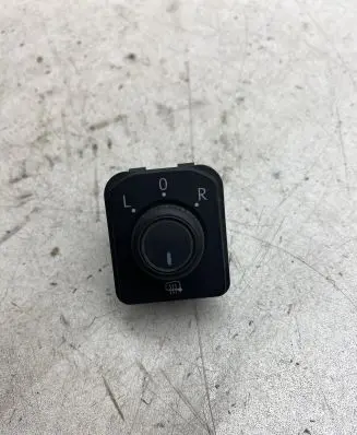 Volkswagen PASSAT B8 Wing mirror switch 3G0959565