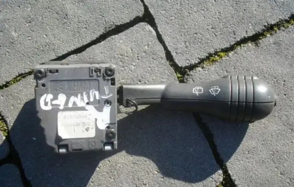 Renault Twingo I Wiper control stalk 61570014