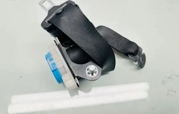 Mercedes-Benz B W246 W242 Rear seatbelt 3063559 071CFAW25H 307262199228