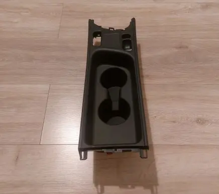 Cup holder front