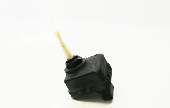 Headlight level adjustment motor
