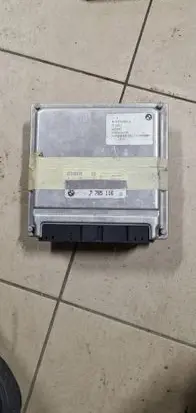 BMW 5 E39 Engine control unit/module 7785116