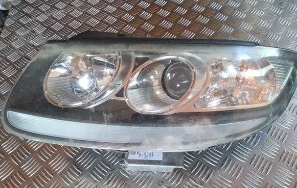 Hyundai Santa Fe Headlight/headlamp 921012B