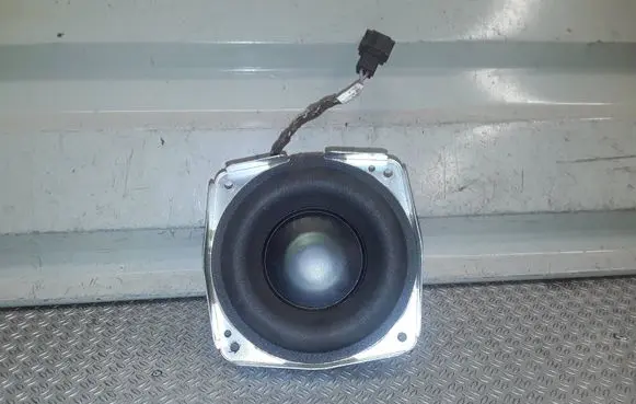 Audi A6 S6 C6 4F Front door speaker 
