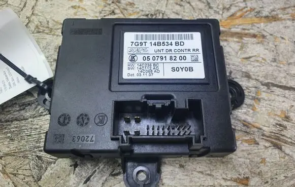 Volvo V70 Door control unit/module 7G9T14B534BD 0507918200