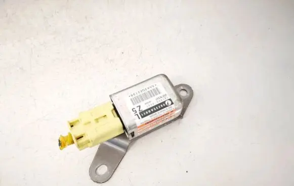 Subaru Legacy Airbag deployment crash/impact sensor 98235ag011 187900-0681