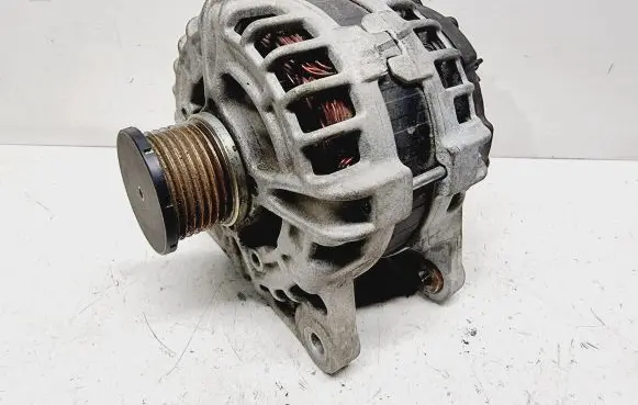 Nissan X-Trail T32 Generator/alternator 231004BE0A