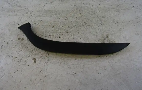 Front bumper splitter molding