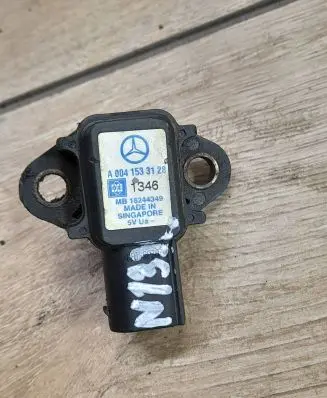 Mercedes-Benz Vito Viano W639 Air pressure sensor A0041533128 16244349 1346
