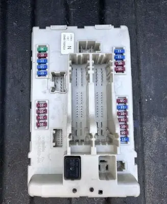 Infiniti FX Fuse module 284B71BN2A ACM33221
