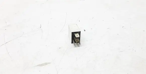Mitsubishi Pajero Other relay MB629084
