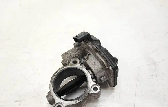 BMW 1 F20 F21 Throttle valve 7810752 13547810752