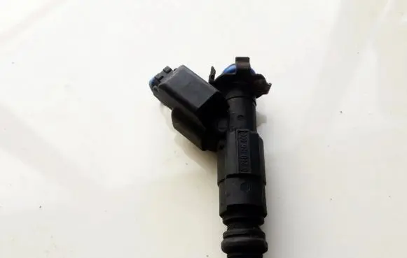 Fuel injector