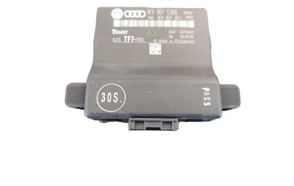 Audi A3 S3 A3 Sportback 8P Gateway control module 1K0907530G 1K0907951 0325