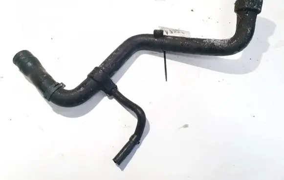 Volkswagen PASSAT B5 Engine coolant pipe/hose