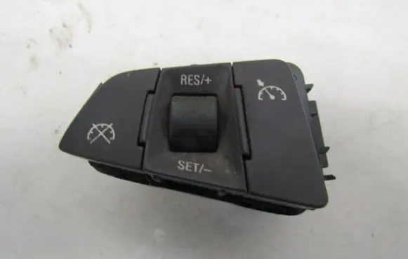 Steering wheel buttons/switches
