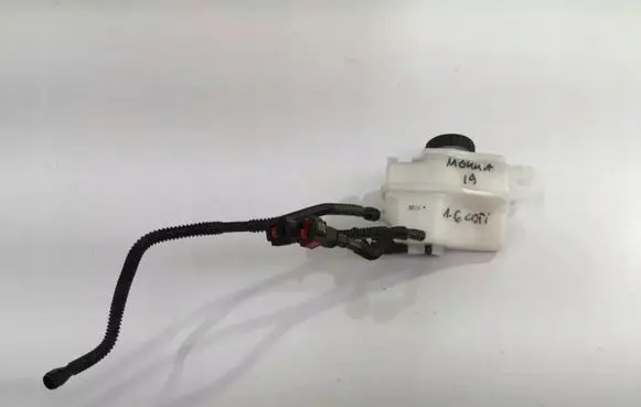 Brake fluid reservoir