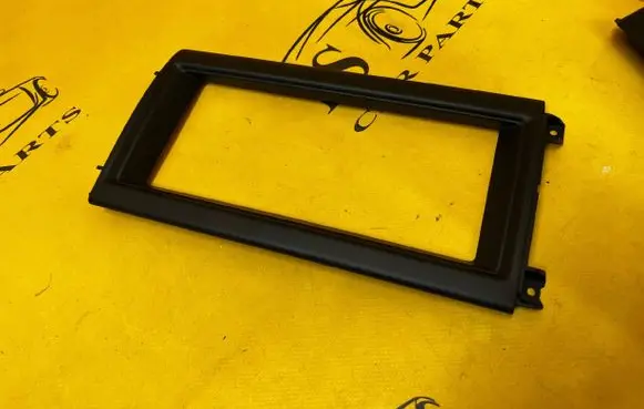 Land Rover Discovery 5 Panel trim HY32047A04A