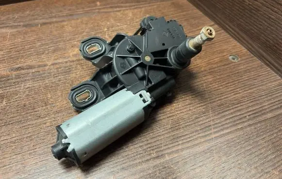 Mercedes-Benz Sprinter W906 Rear window wiper motor 9068200208 A9068200208