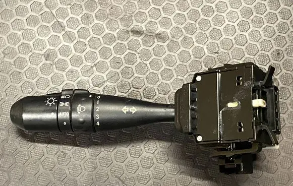 Mitsubishi Colt CZ3 Indicator stalk 17E018