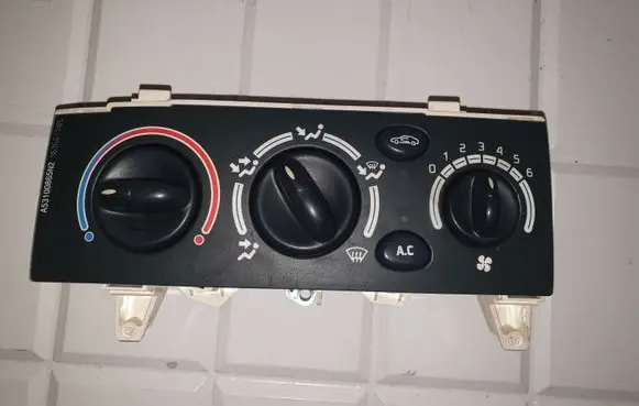 Renault Scenic I Climate control unit 651947U