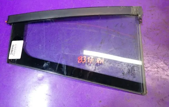 Ford Fusion Front door window glass four-door