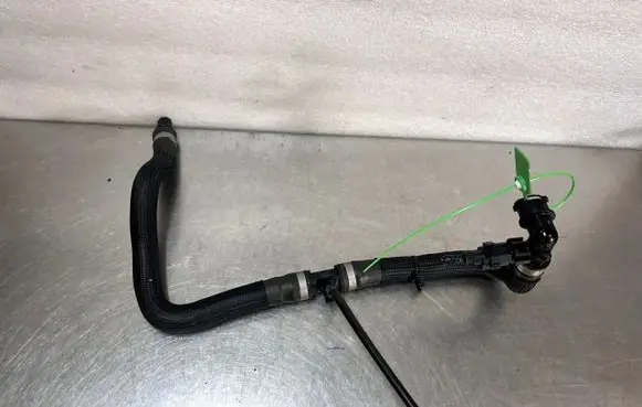 Engine coolant pipe/hose