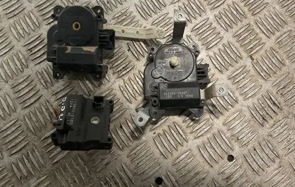 Mitsubishi Pajero Heater blower fan relay 
