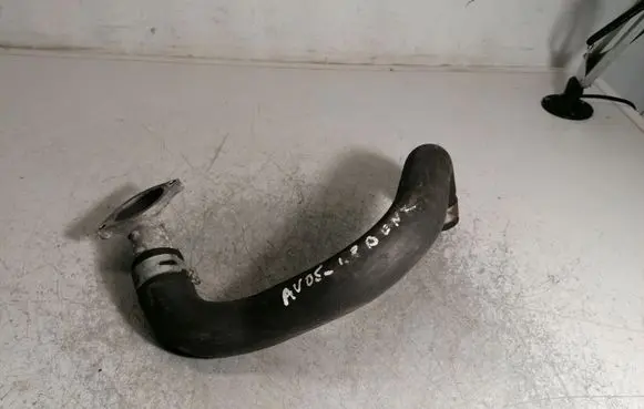 Engine coolant pipe/hose